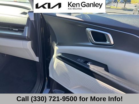 Certified 2024 Kia Carnival LX image 57