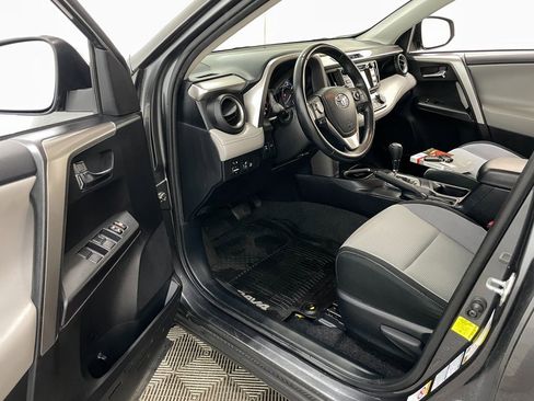 Used 2018 Toyota RAV4 XLE image 20