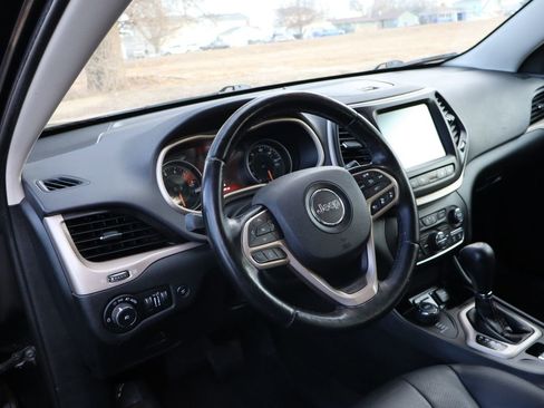 Used 2017 Jeep Cherokee Limited w/ Luxury Group image 15