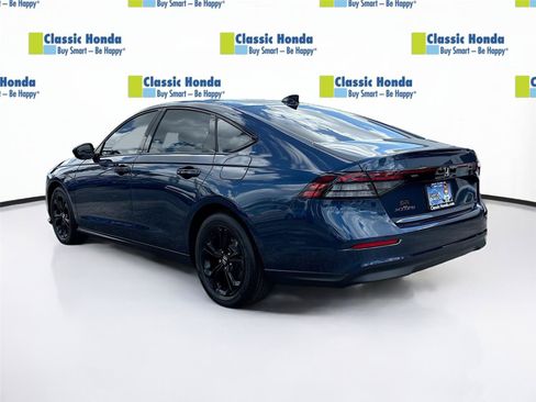 Certified 2025 Honda Accord SE image 5