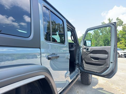 Used 2025 Jeep Wrangler Unlimited Rubicon w/ XTREMEE 35" Tire Package AWD/4WD image 20