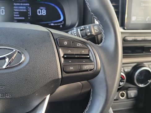 Used 2024 Hyundai Venue SEL FWD image 16