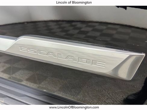 Used 2018 Cadillac Escalade ESV Luxury image 15