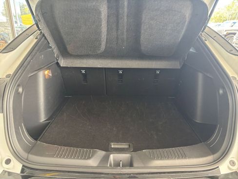 Used 2025 Buick Envista Sport Touring image 31