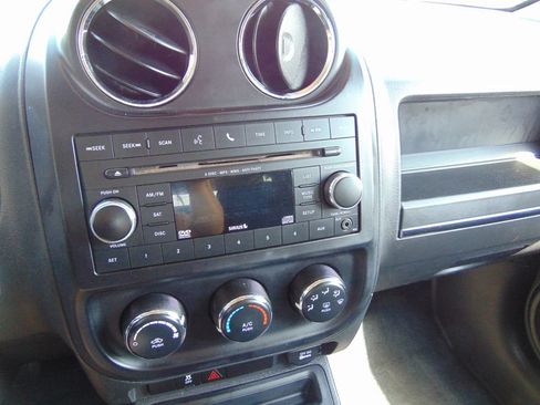 Used 2014 Jeep Patriot Sport w/ Power Value Group AWD/4WD image 19