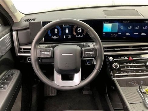 Certified 2025 Hyundai Santa Fe SE image 5