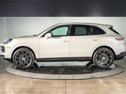 Certified 2026 Porsche Cayenne AWD/4WD image 2