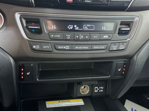 Used 2022 Honda Pilot TrailSport image 16