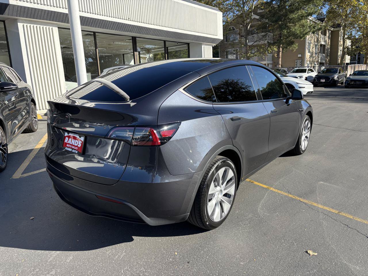 Used 2024 Tesla Model Y Long Range AWD/4WD image 10