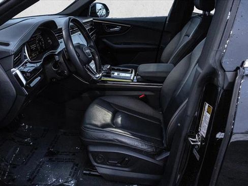 Used 2019 Audi Q8 Prestige image 12