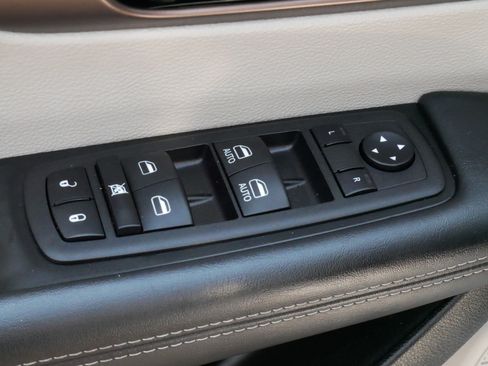 Used 2023 Chrysler Voyager LX FWD image 19
