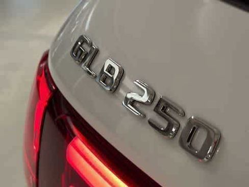 Certified 2026 Mercedes-Benz GLB 250 4MATIC image 9