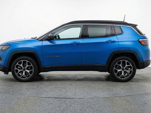 Used 2025 Jeep Compass Limited AWD/4WD image 5