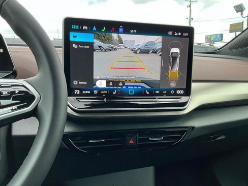 New 2026 Volkswagen ID.4 Pro image 18