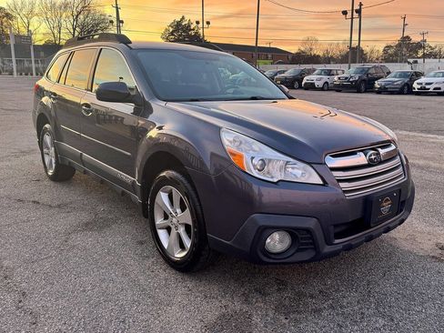 Used 2014 Subaru Outback 2.5i Premium image 3