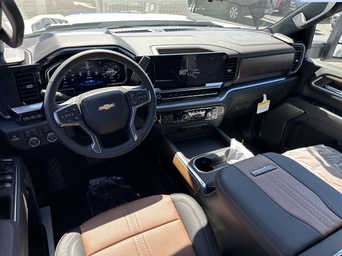 New 2026 Chevrolet Silverado 2500 High Country w/ High Country Premium Package AWD/4WD image 9