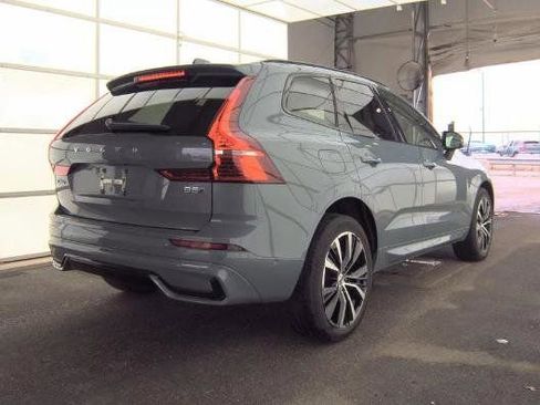 Used 2023 Volvo XC60 B5 Plus w/ Protection Package Premier AWD/4WD image 4