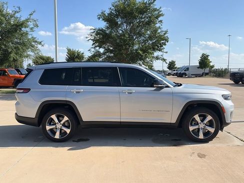 Used 2021 Jeep Grand Cherokee L Limited w/ Trailer Tow Group (B) AWD/4WD image 10