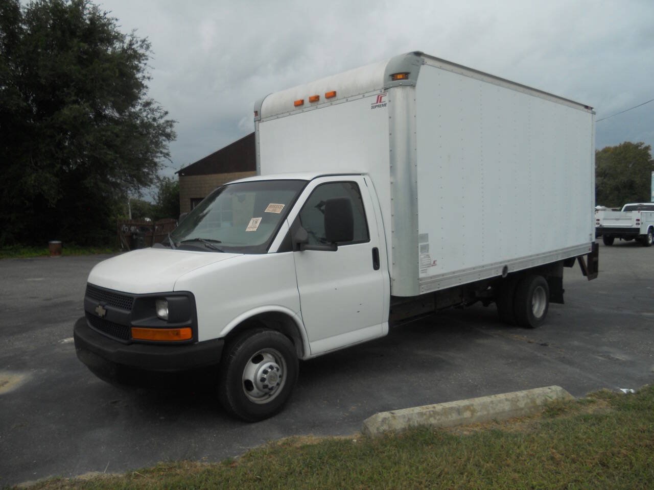 Used 2013 Chevrolet Express 3500 Extended RWD image 23