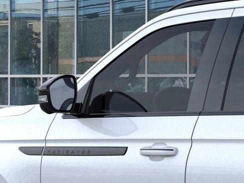 New 2026 Lincoln Navigator Reserve AWD/4WD image 20