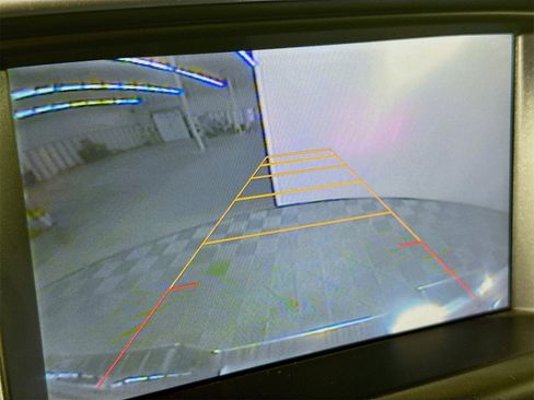 Used 2015 GMC Canyon SLE image 14