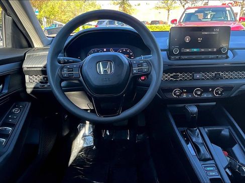Certified 2025 Honda Accord LX image 5