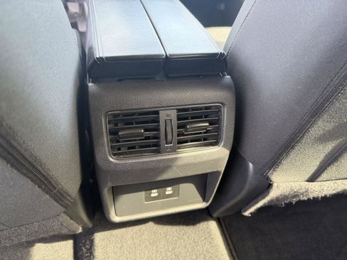 Used 2024 Nissan Rogue SV image 15