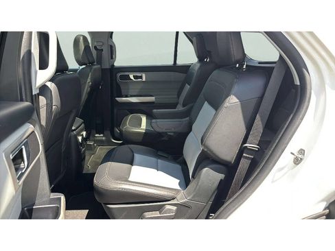 Used 2023 Ford Explorer XLT w/ Equipment Group 202A AWD/4WD image 13
