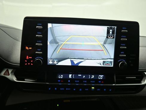 Used 2021 Toyota Sienna Limited FWD image 17