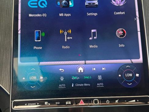 Used 2023 Mercedes-Benz EQE 500 4MATIC Sedan image 29