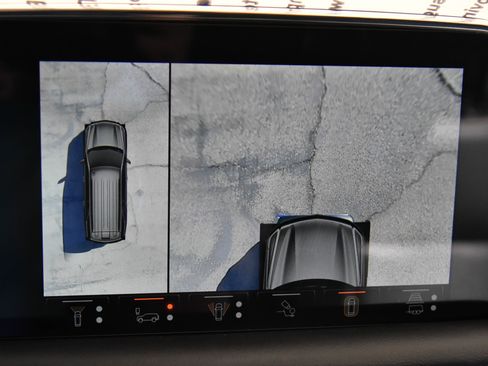 Used 2023 Chevrolet Tahoe Premier w/ Advanced Technology Package RWD image 24