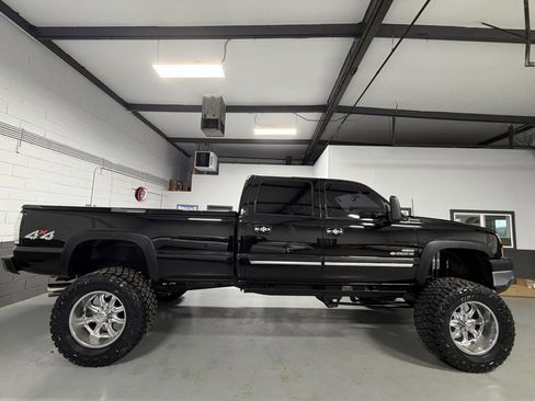 Used 2007 Chevrolet Silverado 2500 LT w/ Heavy-Duty Power Package image 6