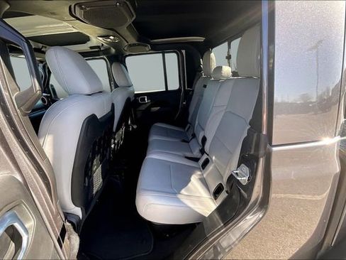 Used 2021 Jeep Gladiator Mojave image 24