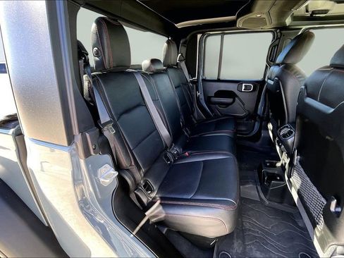 Used 2025 Jeep Gladiator Rubicon w/ Convenience Group image 18