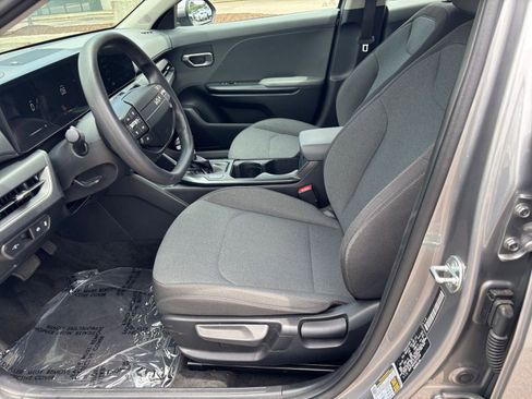 Used 2025 Kia K4 FWD image 27