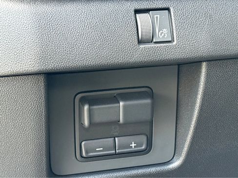 New 2026 Chevrolet Colorado Z71 w/ Technology Package image 17