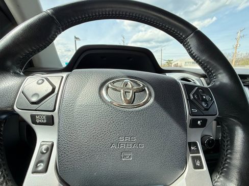 Used 2018 Toyota Tundra Limited w/ Limited Premium Package AWD/4WD image 19