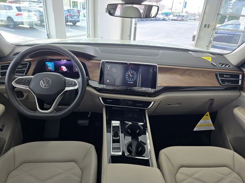 New 2024 Volkswagen Atlas SE image 15