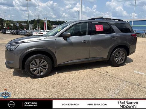 Certified 2025 Nissan Pathfinder SV FWD image 11