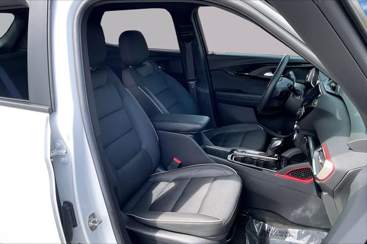 Used 2022 Chevrolet TrailBlazer RS w/ Technology Package FWD image 8