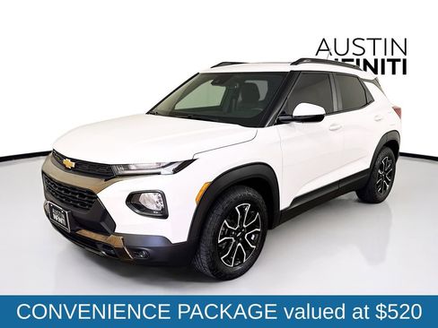 Used 2023 Chevrolet TrailBlazer ACTIV w/ Sun and Liftgate Package image 3