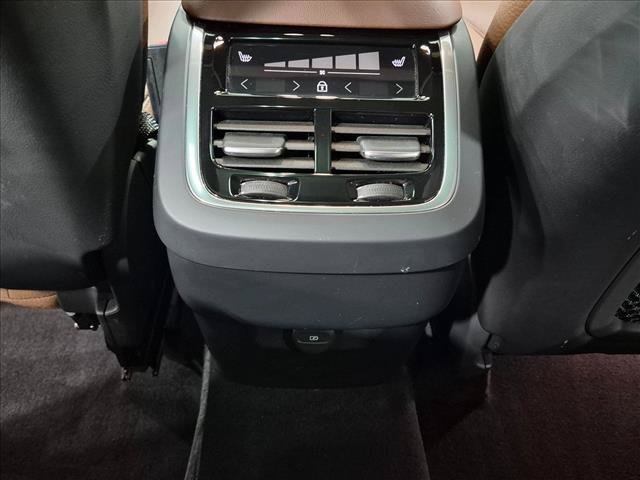 Used 2023 Volvo XC90 B5 Plus w/ Protection Package Premier AWD/4WD image 17