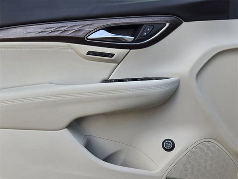 Used 2023 Buick Envision Avenir image 22