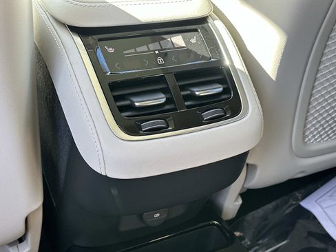 New 2026 Volvo XC90 B6 Ultra w/ Lounge Package image 10