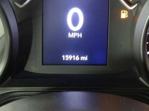 Used 2025 Jeep Gladiator Sport image 38