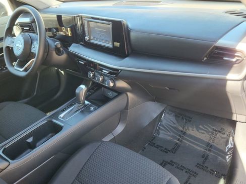 Certified 2025 Nissan Kicks S image 13