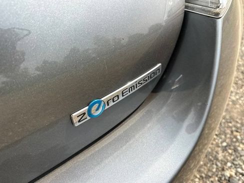 Used 2016 Nissan Leaf SL w/ Premium Package FWD image 17