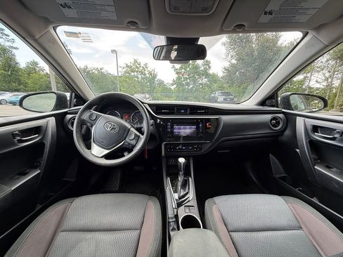 Used 2019 Toyota Corolla LE FWD image 16