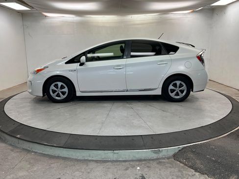Used 2013 Toyota Prius Three w/ Solar Roof Pkg image 2