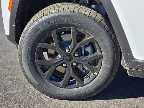 New 2026 Jeep Grand Cherokee Laredo image 57